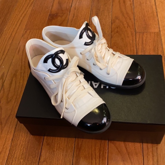 Chanel black & White lace up - Picture 6 of 7